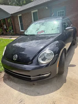 2013 Volkswagen Beetle 2.0T Turbo Hatchback 2D