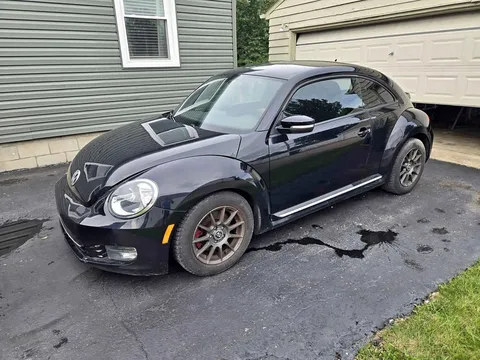 2013 Volkswagen Beetle 2.0T Turbo Hatchback 2D