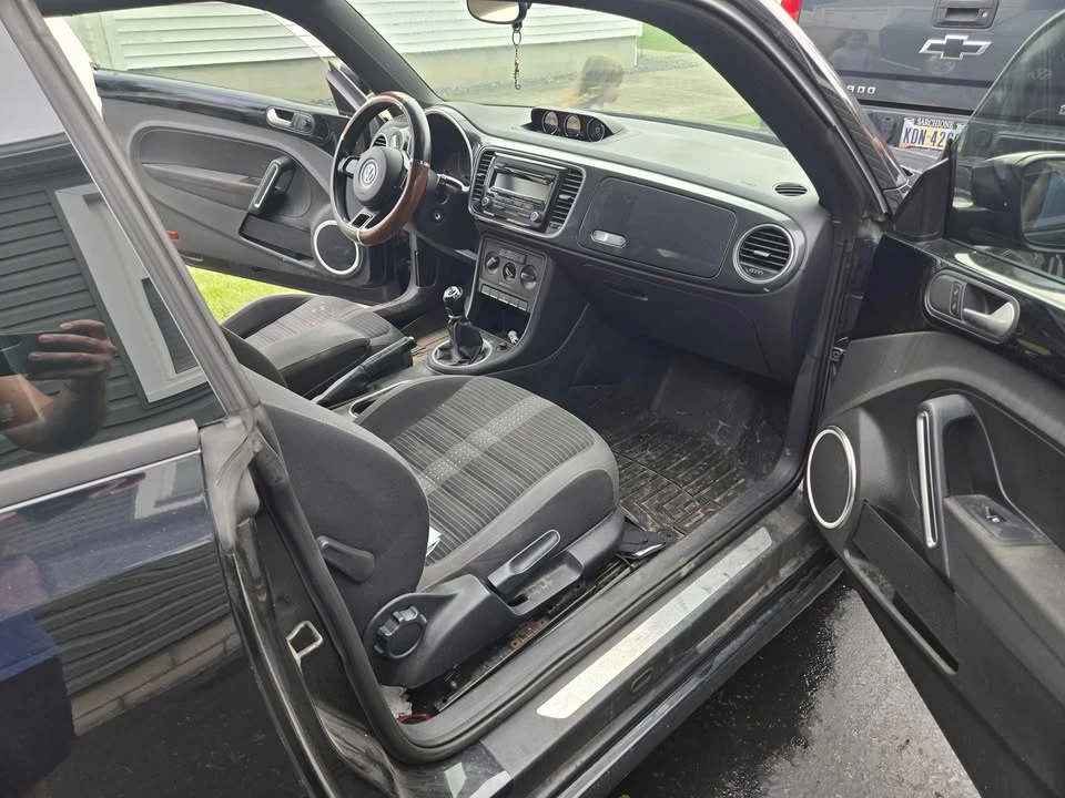 2013 Volkswagen A5 Beetle - Image 5 of 10