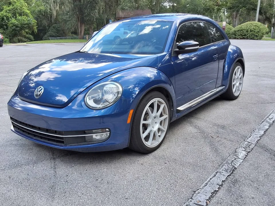 2013 Volkswagen A5 Beetle - Image 2 of 11