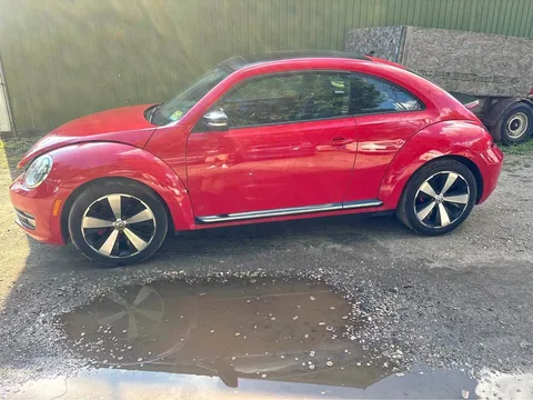2013 Volkswagen Beetle 2.0T Turbo Hatchback 2D