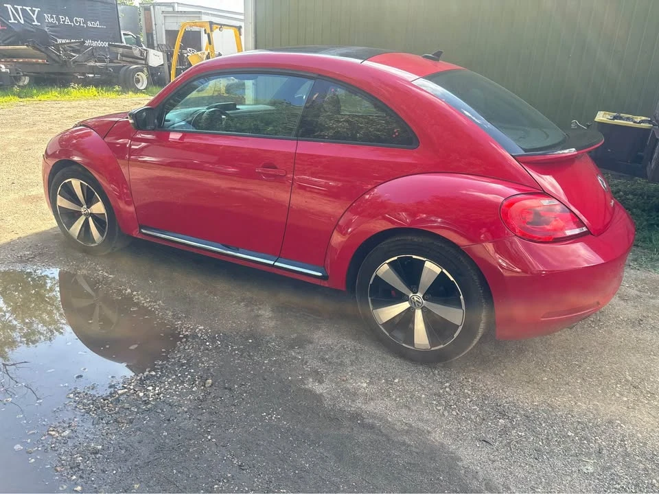 2013 Volkswagen A5 Beetle - Image 2 of 15