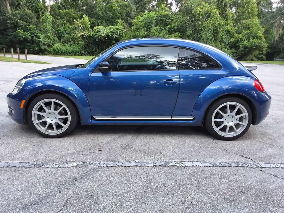 2013 Volkswagen A5 Beetle - Image 4 of 11