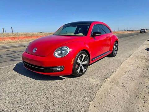 2013 Volkswagen Beetle 2.0T Turbo Hatchback 2D