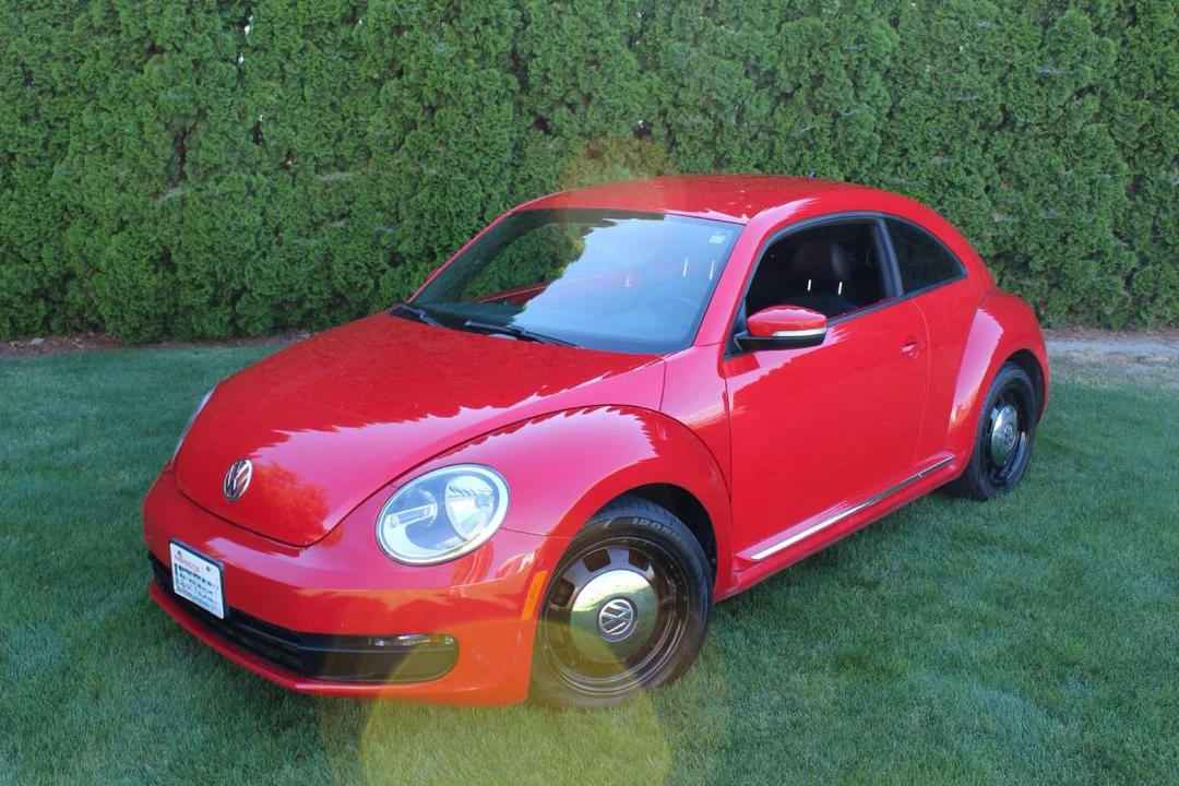 2013 Volkswagen A5 Beetle - Image 2 of 13