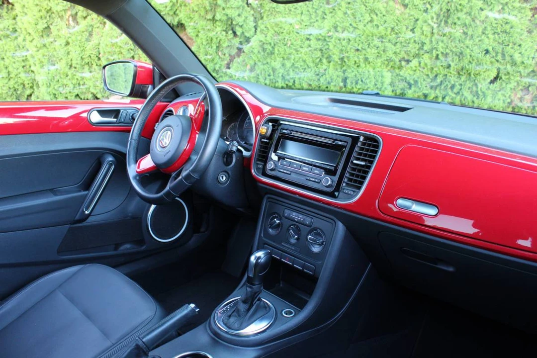 2013 Volkswagen A5 Beetle - Image 11 of 13