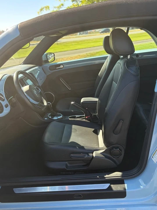 2013 Volkswagen A5 Beetle - Image 7 of 11