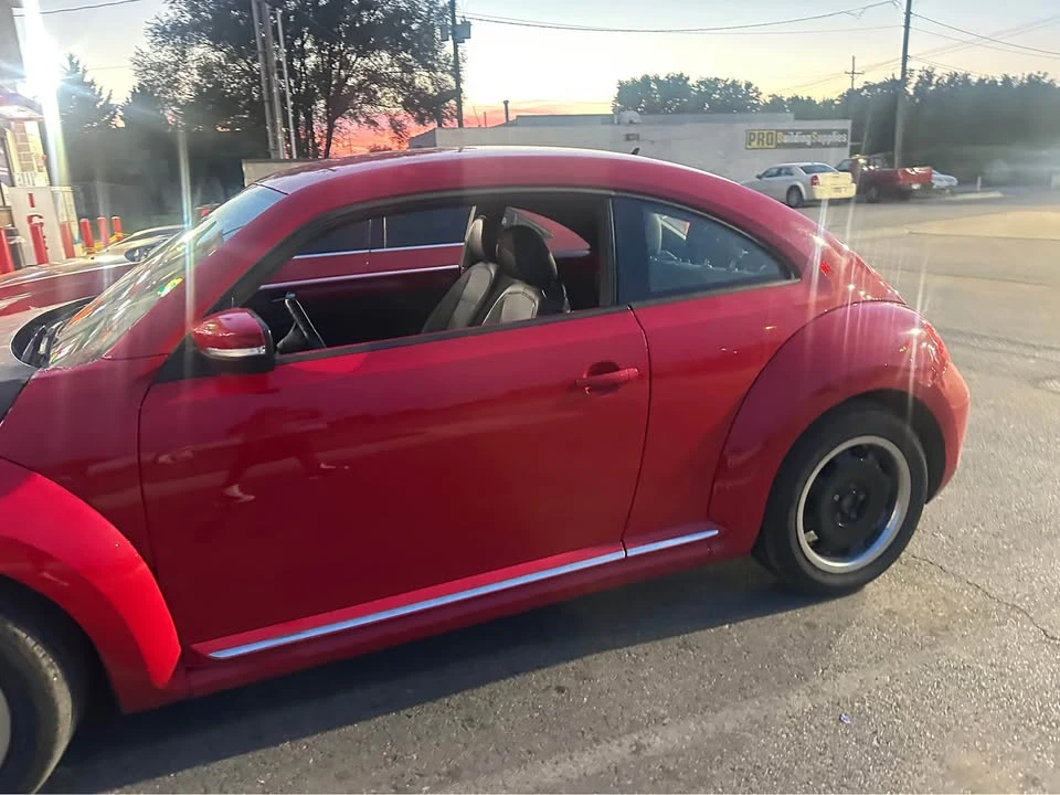2013 Volkswagen A5 Beetle - Image 8 of 9