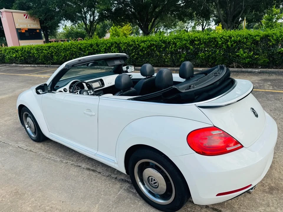 2013 Volkswagen A5 Beetle - Image 2 of 20