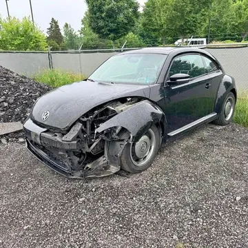 2013 Volkswagen Beetle 2.5L Convertible 2D