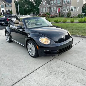 2013 Volkswagen Beetle 2.5L Convertible