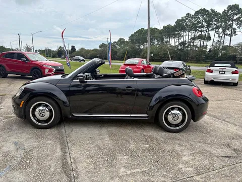 2013 Volkswagen Beetle 2.5L Convertible 2D