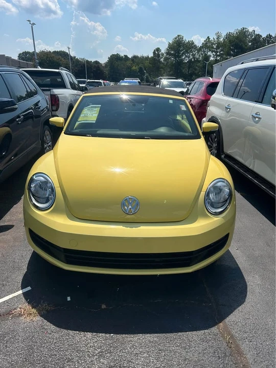 2013 Volkswagen A5 Beetle - Image 2 of 9