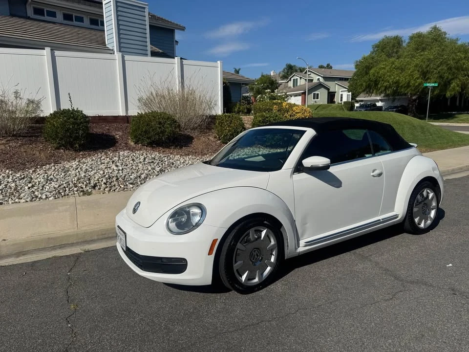 2013 Volkswagen A5 Beetle - Image 2 of 12