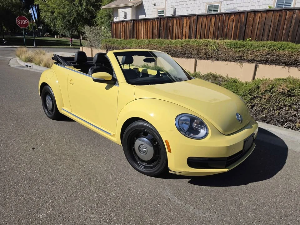 2013 Volkswagen A5 Beetle - Image 2 of 12