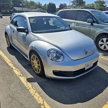2013 Volkswagen Beetle 2.5L Entry Hatchback 2D