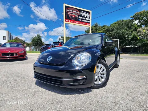 2013 Volkswagen Beetle 2.5L Entry Hatchback 2D