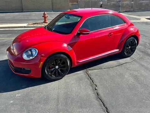 2013 Volkswagen Beetle 2.5L Entry Hatchback 2D