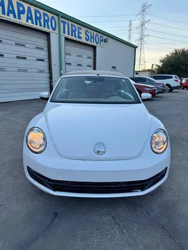 2013 Volkswagen Beetle 2.5L Entry Hatchback 2D