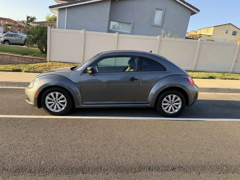 2013 Volkswagen A5 Beetle - Image 8 of 11