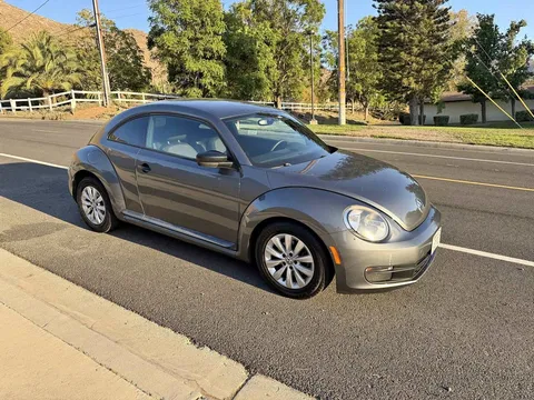 2013 Volkswagen Beetle 2.5L Entry Hatchback 2D