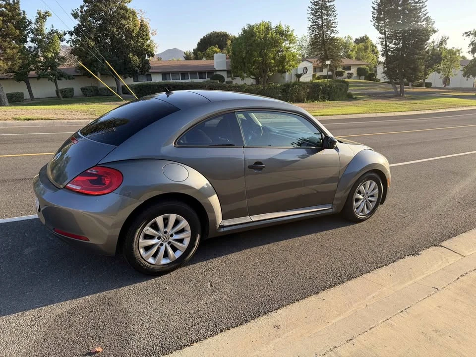 2013 Volkswagen A5 Beetle - Image 2 of 11