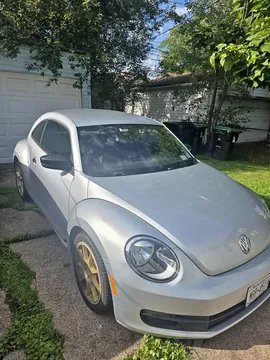 2013 Volkswagen Beetle 2.5L Entry Hatchback 2D