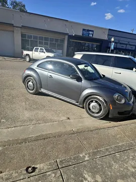 2013 Volkswagen Beetle 2.5L Entry Hatchback 2D