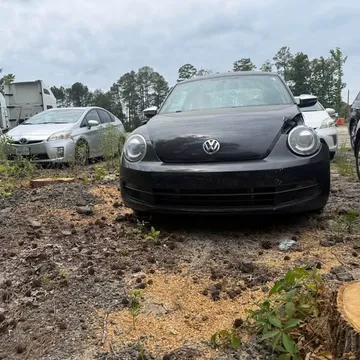 2013 Volkswagen Beetle 2.5L Fender Edition