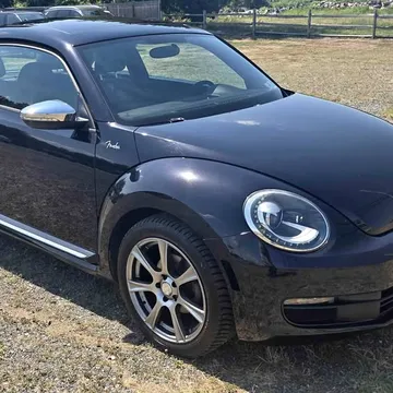 2013 Volkswagen Beetle 2.5L Fender Edition