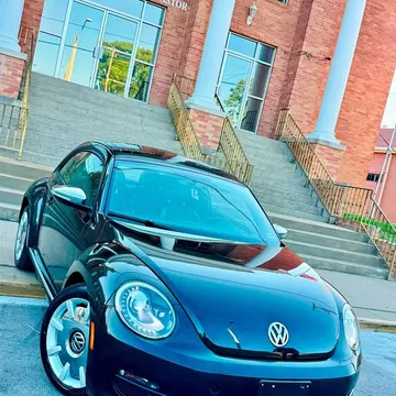 2013 Volkswagen Beetle 2.5L Fender Edition