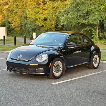 2013 Volkswagen Beetle 2.5L Fender Edition Hatchback 2D