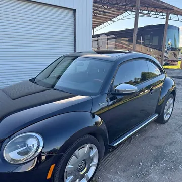 2013 Volkswagen Beetle 2.5L Fender Edition