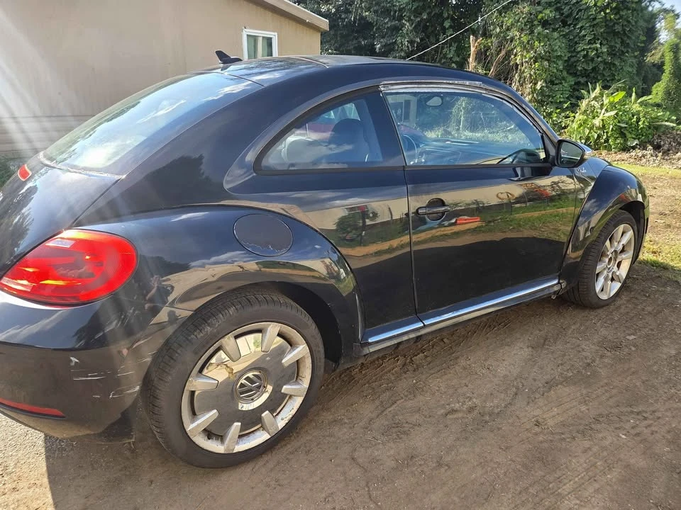 2013 Volkswagen A5 Beetle - Image 2 of 12
