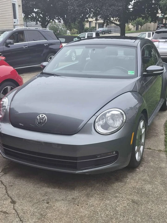 2013 Volkswagen A5 Beetle - Image 2 of 12