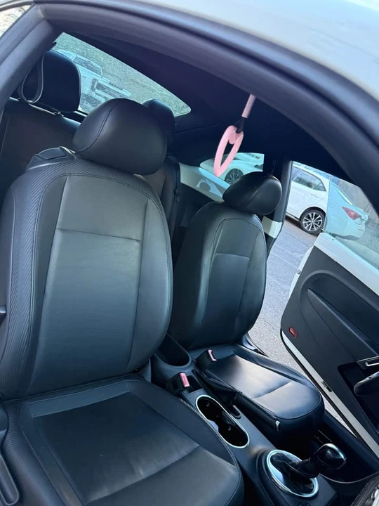 2013 Volkswagen A5 Beetle - Image 9 of 10