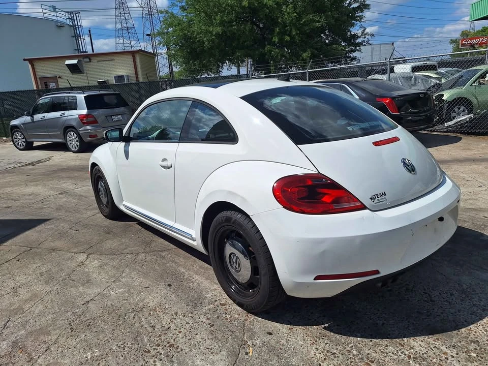2013 Volkswagen A5 Beetle - Image 6 of 20
