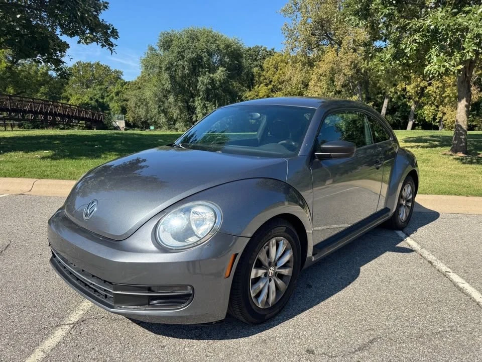 2013 Volkswagen A5 Beetle - Image 2 of 19