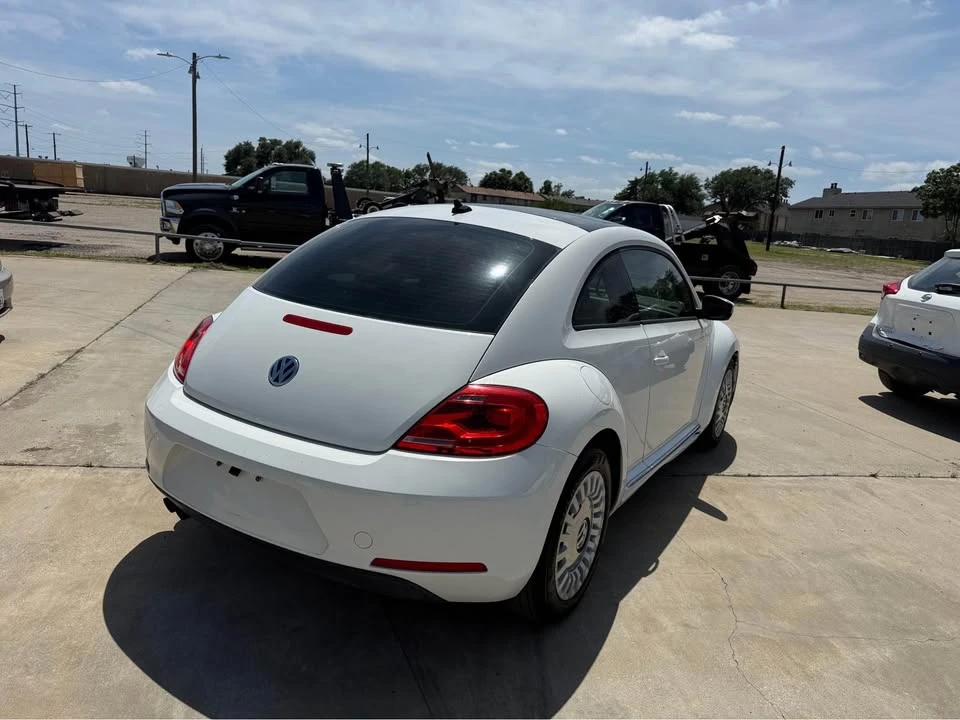 2013 Volkswagen A5 Beetle - Image 11 of 17
