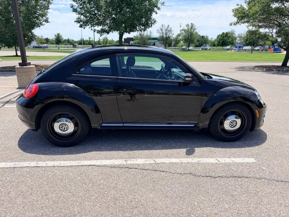 2013 Volkswagen A5 Beetle - Image 4 of 17