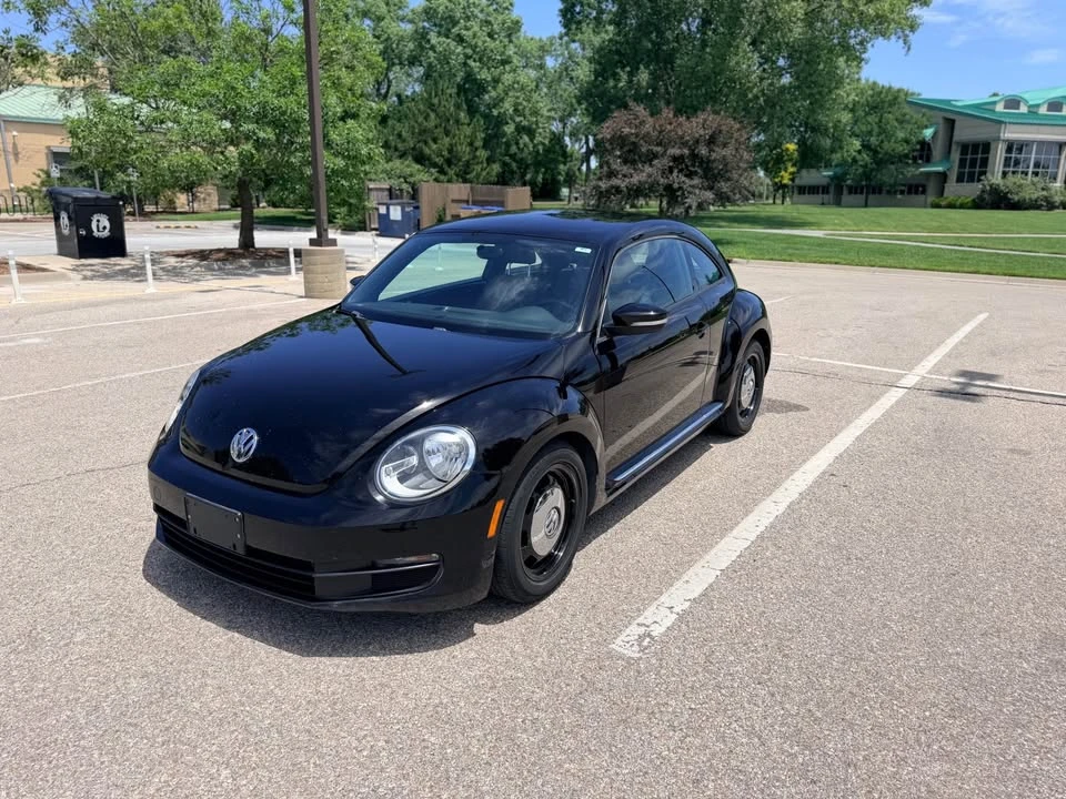 2013 Volkswagen A5 Beetle - Image 2 of 17