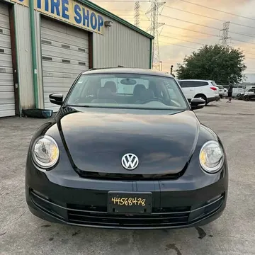 2013 Volkswagen Beetle 2.5L Hatchback 2D