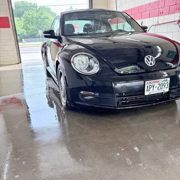 2013 Volkswagen Beetle 2.5L Hatchback 2D