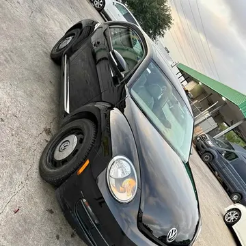 2013 Volkswagen Beetle 2.5L Hatchback