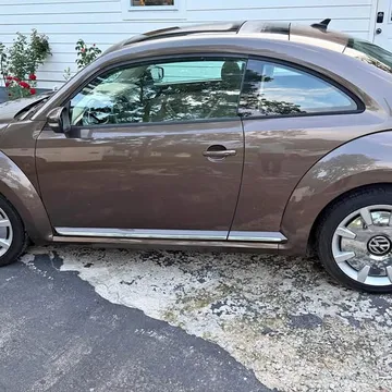 2013 Volkswagen Beetle 2.5L Hatchback