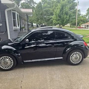 2013 Volkswagen Beetle 2.5L Hatchback