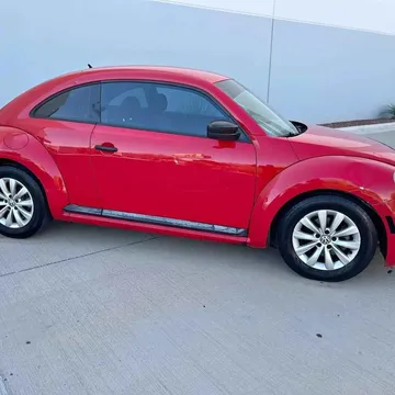 2013 Volkswagen Beetle 2.5L Hatchback 2D