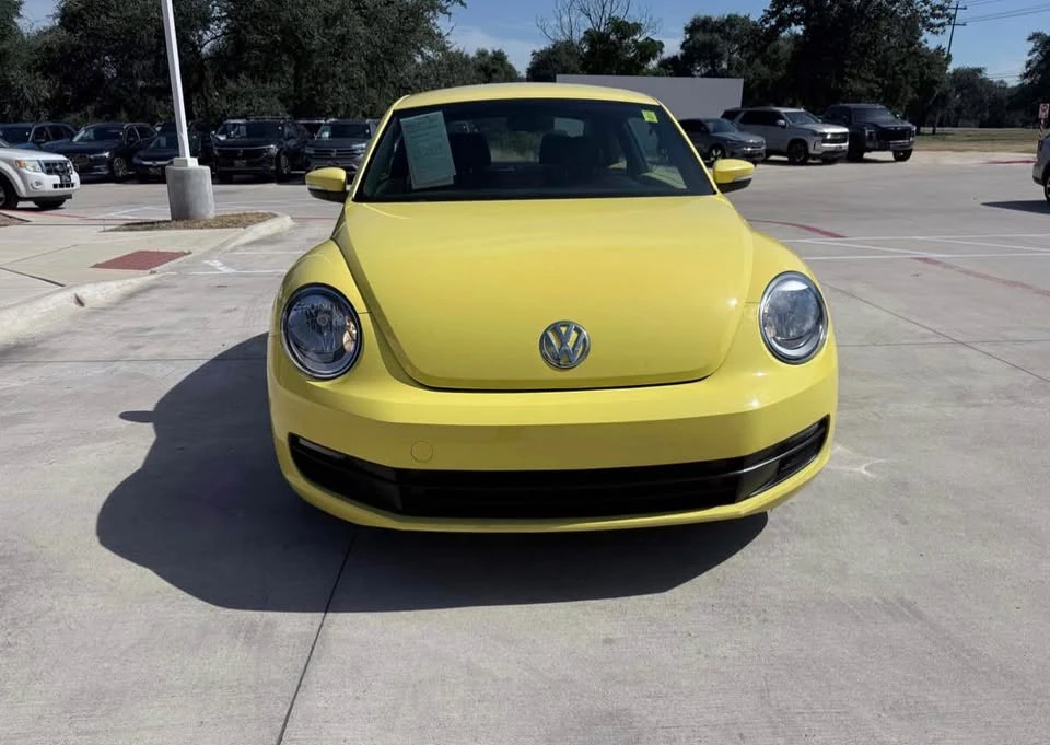 2013 Volkswagen A5 Beetle - Image 2 of 14