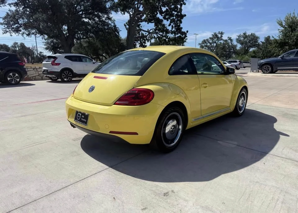 2013 Volkswagen A5 Beetle - Image 6 of 14