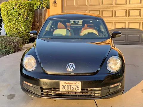 2013 Volkswagen Beetle 2.5L Hatchback 2D